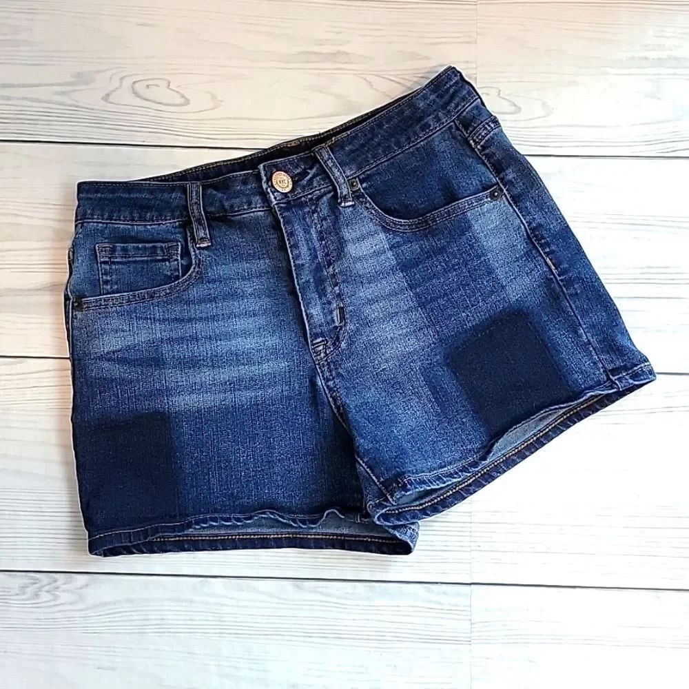 Aeropostale denim shorts high waisted midi Women's Size 6